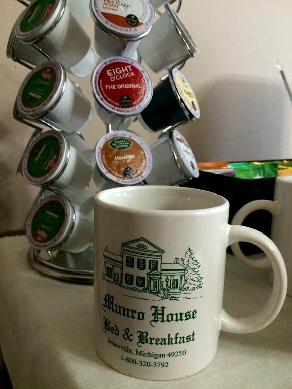 Munro House Bed And Breakfast Jonesville Εξωτερικό φωτογραφία