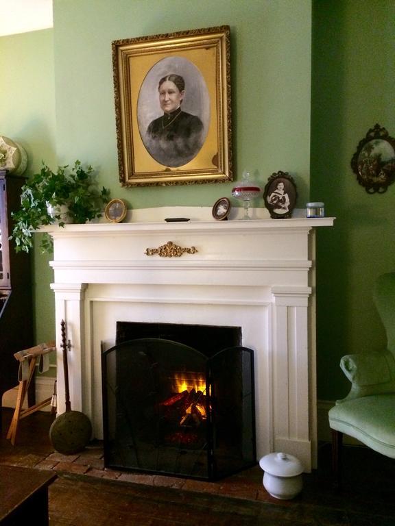 Munro House Bed And Breakfast Jonesville Δωμάτιο φωτογραφία