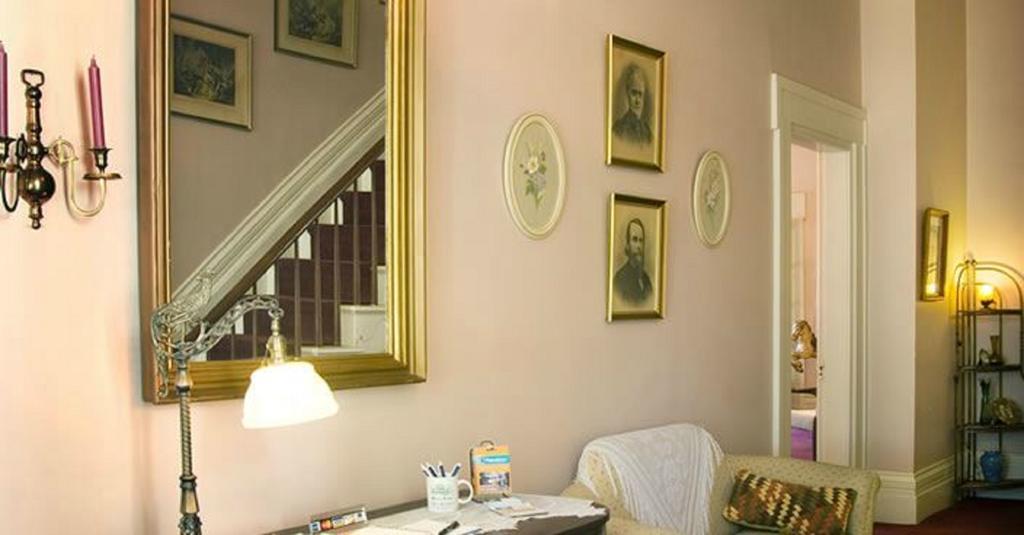 Munro House Bed And Breakfast Jonesville Εξωτερικό φωτογραφία